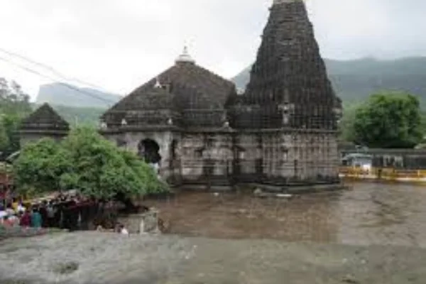 hyderabad to nasik cab